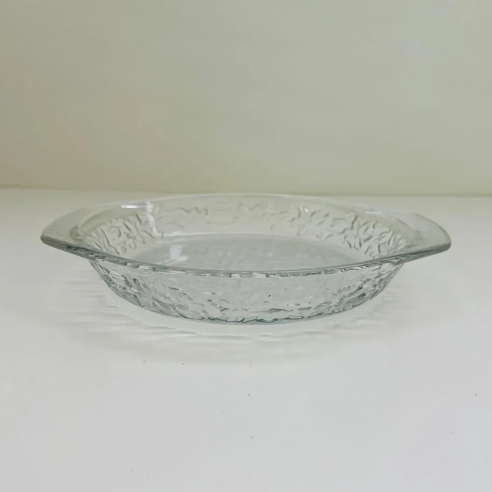 PRINCESS HOUSE Fantasia Crystal Embossed Poinsettia Pie Plate Glass